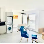 Roomy 3 Bedroom Flat With Outdoor Terrace And Parking *