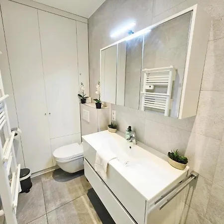 Roomy 3 Bedroom Flat With Outdoor Terrace And Parking * 룩셈부르크