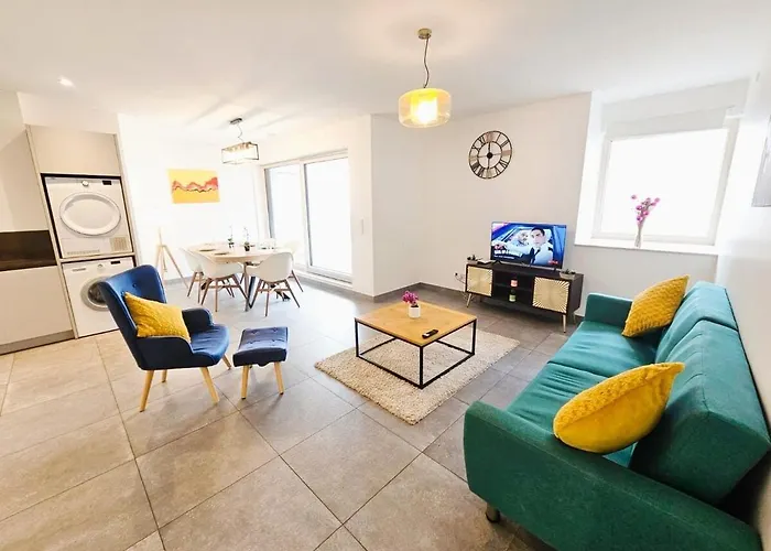 Roomy 3 Bedroom Flat With Outdoor Terrace And Parking 룩셈부르크