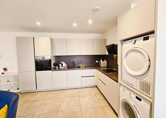 Apartment Roomy 3 Bedroom Flat With Outdoor Terrace And Parking Luxemburg