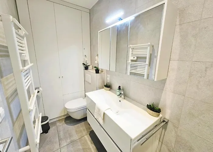 Roomy 3 Bedroom Flat With Outdoor Terrace And Parking * Luxemburg